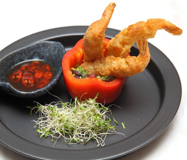 Pacific West Tempura Prawns in capsicum cup served with Lea & Perrins Worcestershire Sauce, Ck Lam, Pacific West, Penang Food Blog, What2seeonline.Com, Win Your Dream Holiday, #PacificWestMy #PWDreamHoliday, Pacific West Cheezy Fish Fillets, Pacific West Cod Fish Fingers, Pacific West Tempura Fish Cocktail, Pacific West Tempura Prawns, Pacific West Calamari Rings, Pacific West Product, Home Cooking, 