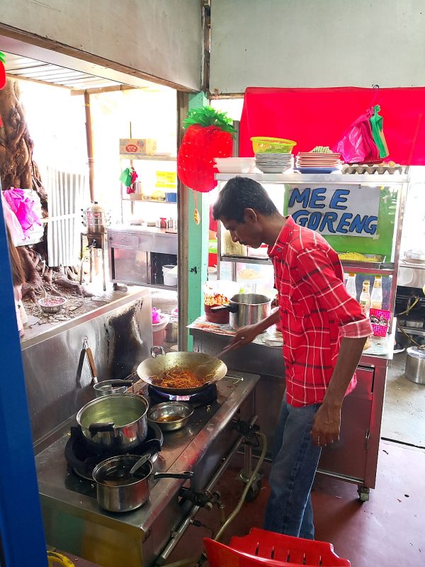 Hawker Food In Anson Road Penang, Ck Lam, What2seeonline.Com, Penang Food Blog, Nirvana Cafe, Penang hawker street food, Penang Assam Laksa, Hokkien Mee, Chee Cheong Fun, Mee Goreng, Roti Canai.